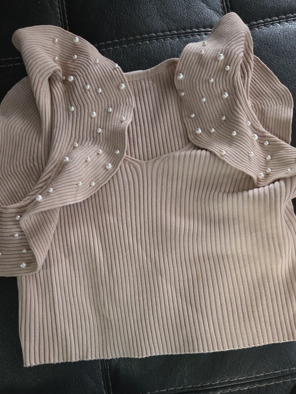 ViVI Blush Ribbed Pearl-Accent Crop Top